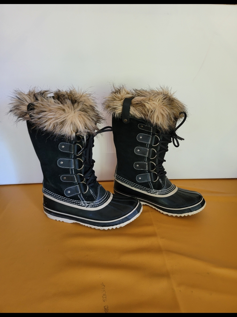 Sorel Black Natural Rubber Snow Boots With Faux Fur
